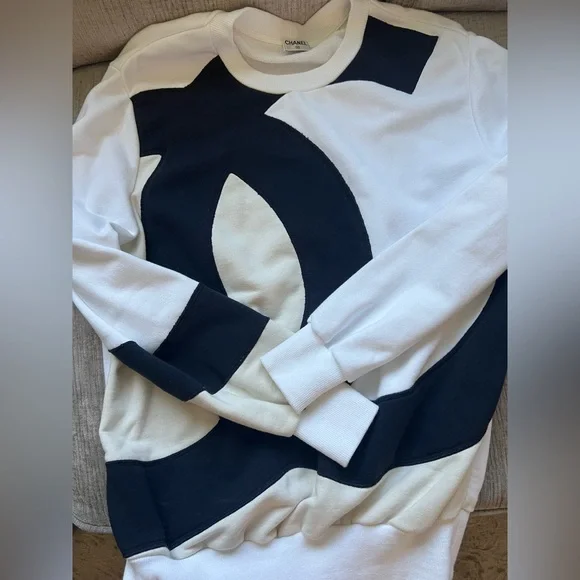 Authentic CHANEL CC Logo Crew Neck Sweatshirt Jumper Pullover Top ⭐️AUTHENTIC 38